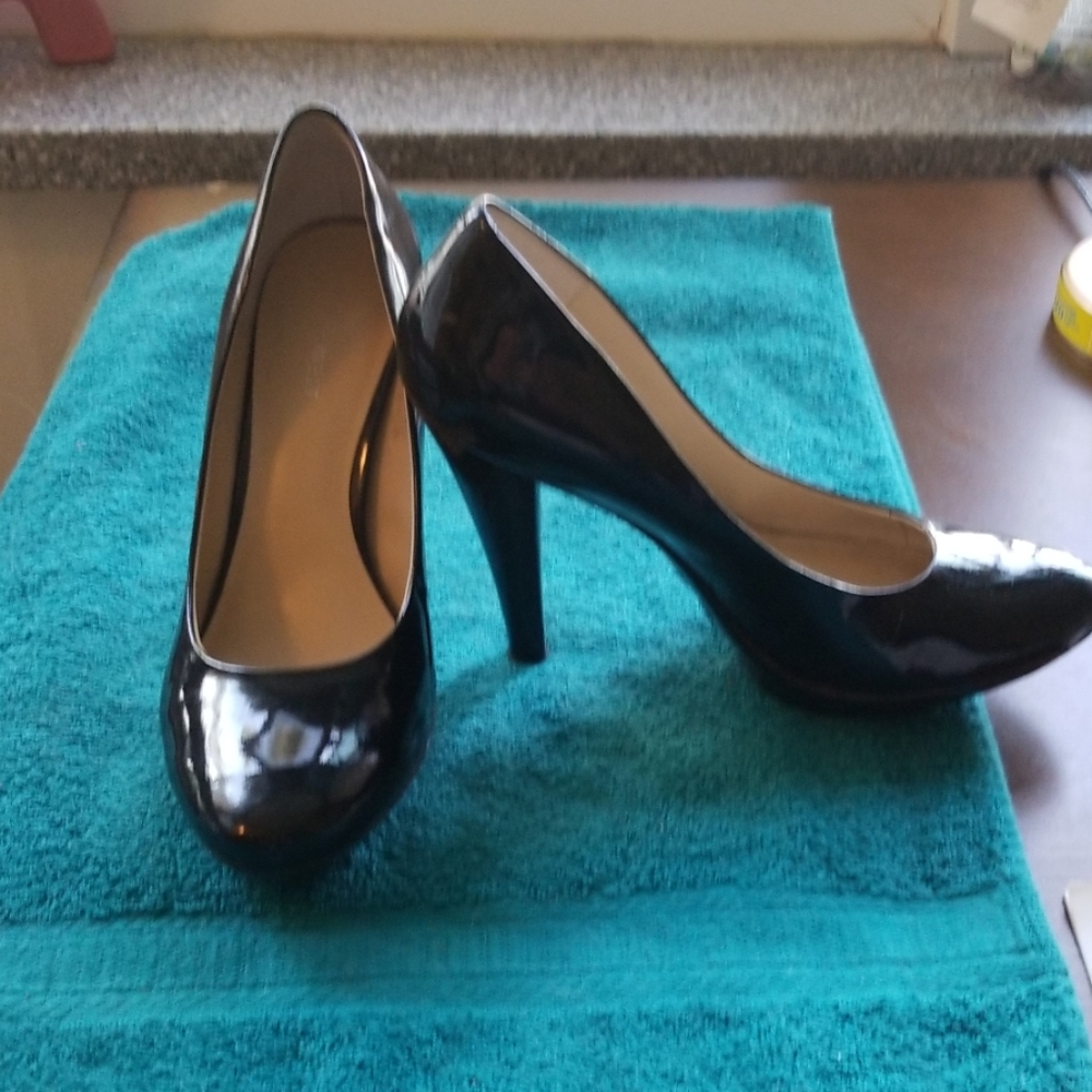 High heel shoes